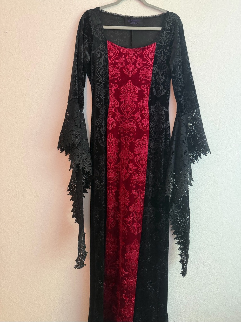Oxfordshire Medieval Gothic Vampire Lace Panel Gown Dress in and Black and Red - Picture 14 of 16